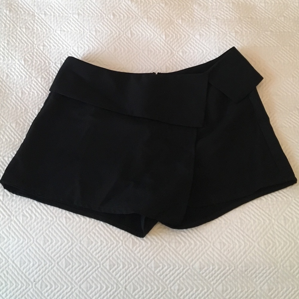 Tobi black skort